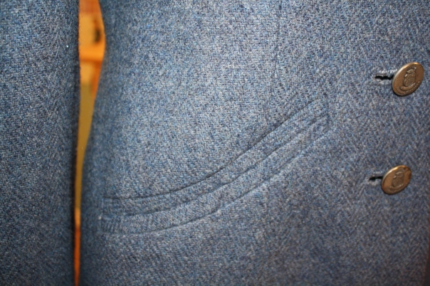 How to Sew a Curved Welt Pocket